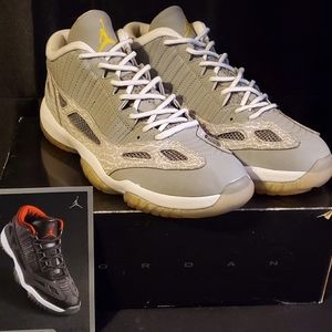 Jordan 11 Low (Silver Zest)